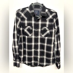 American Eagle Vintage Fit Black, White, and Grey Plaid Button Down Size Medium